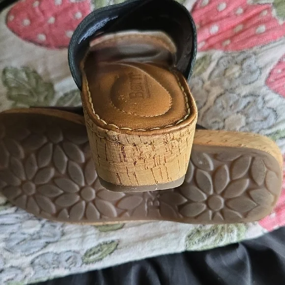 Born Black Leather Sandals with Crossover Straps - Picture 3 of 10